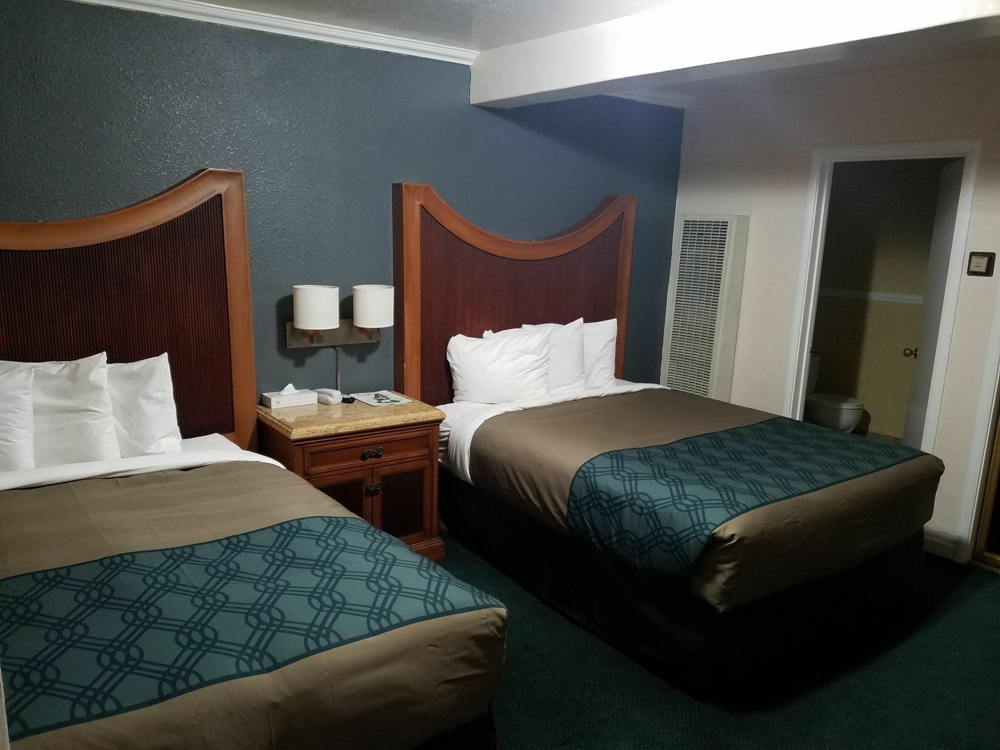 Econo Lodge Inn & Suites Heavenly Village Area Саут-Лейк-Таго Екстер'єр фото